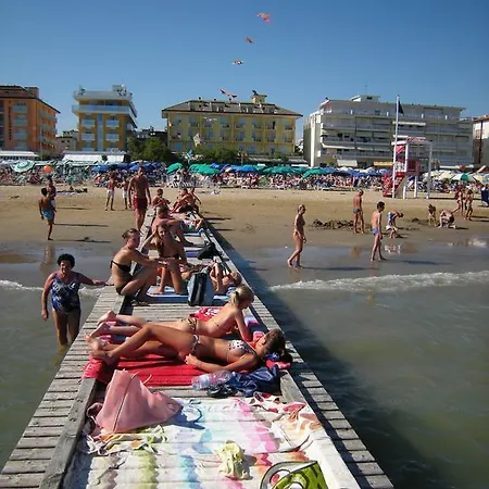 Continental ホテル