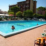 Continental 3* Τζεσόλο Λίντο