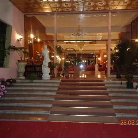 Отель Continental