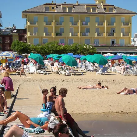 Отель Continental 3*