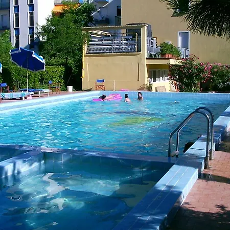 Отель Continental Лидо-ди-Езоло