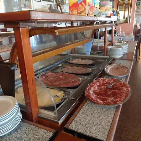 Отель Continental Лидо-ди-Езоло