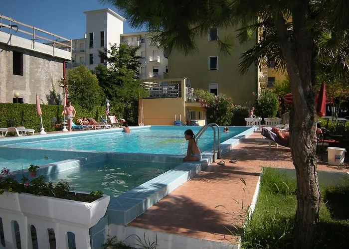 Continental Hotel 3*